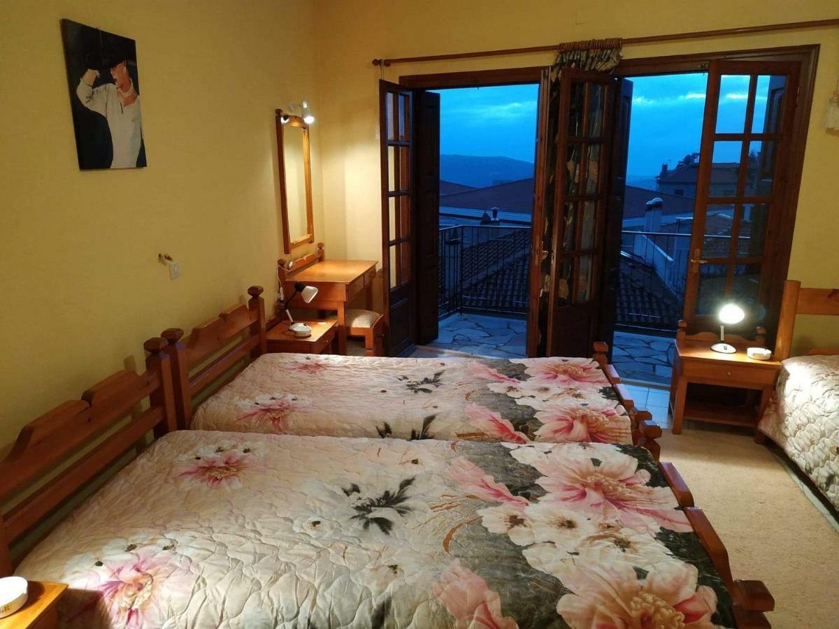 Piso Alonia Hotell Arachova Exteriör bild
