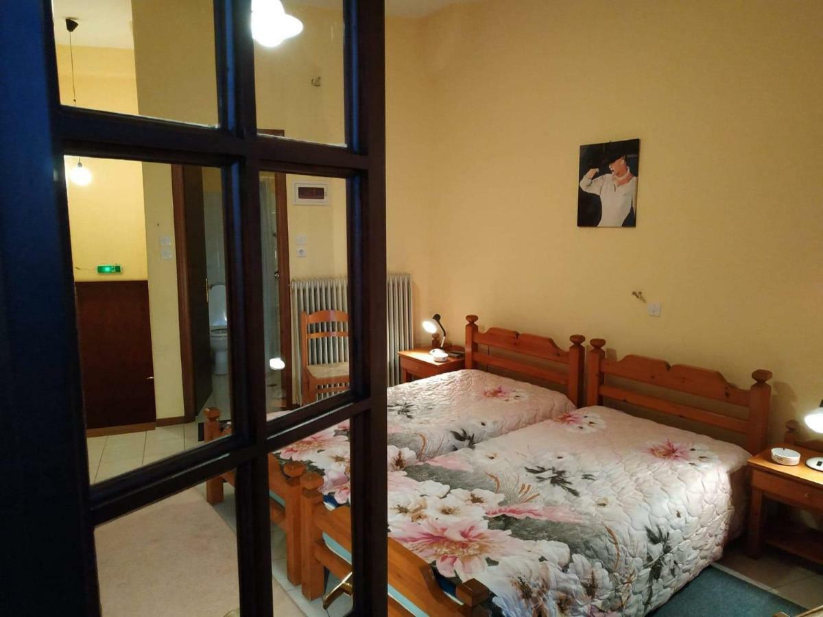 Piso Alonia Hotell Arachova Exteriör bild