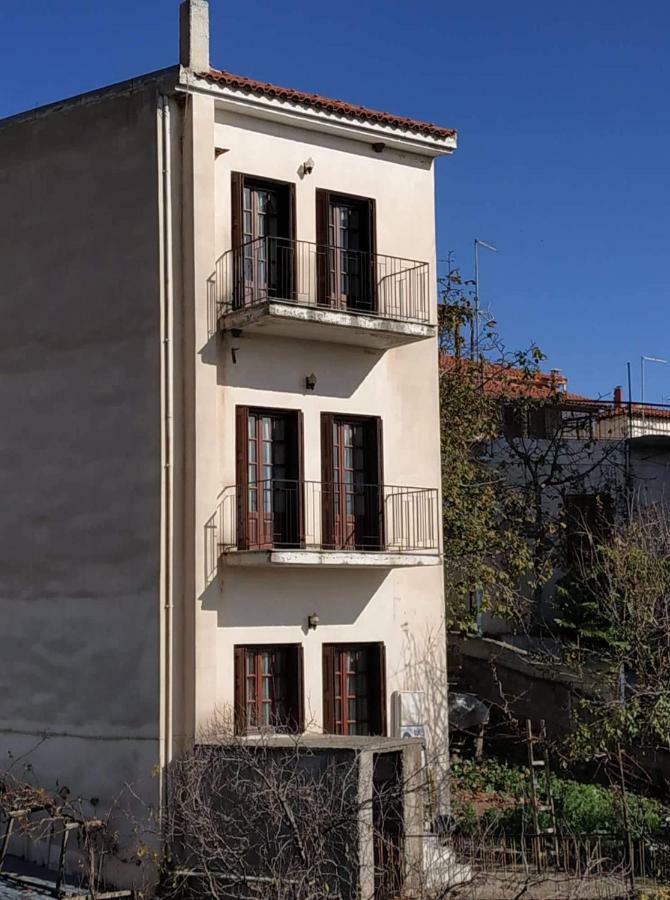Piso Alonia Hotell Arachova Exteriör bild